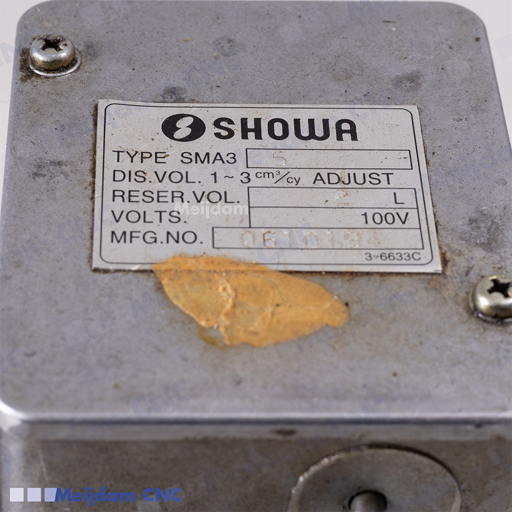 SHOWA SMA3 Lubrication Pump Unit 2L Reservoir 100V CNC Oiler System
